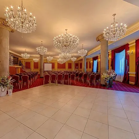 Elena And Wellness فندق