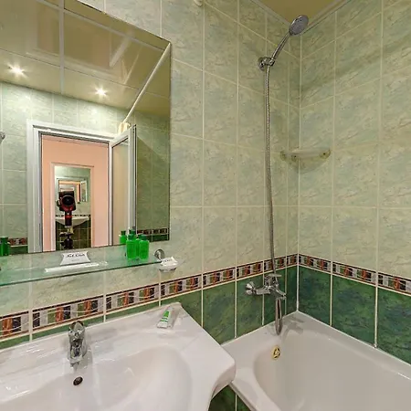 Elena And Wellness Hotell 4*