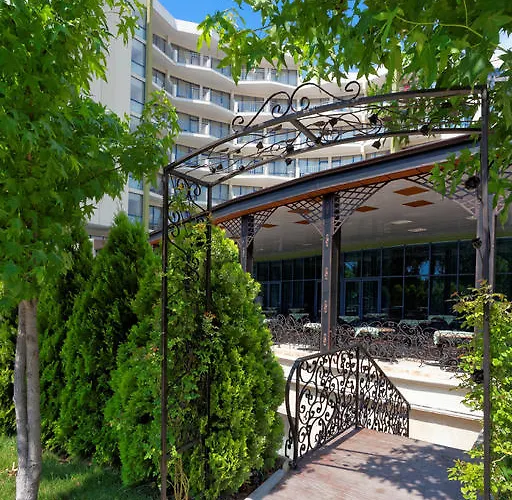 Hotel Elena And Wellness 4*