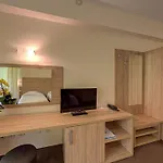 Elena And Wellness فندق 4*